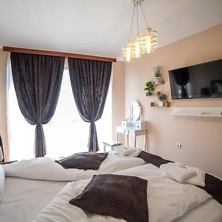 Tiana Lux 2 Apartamento
